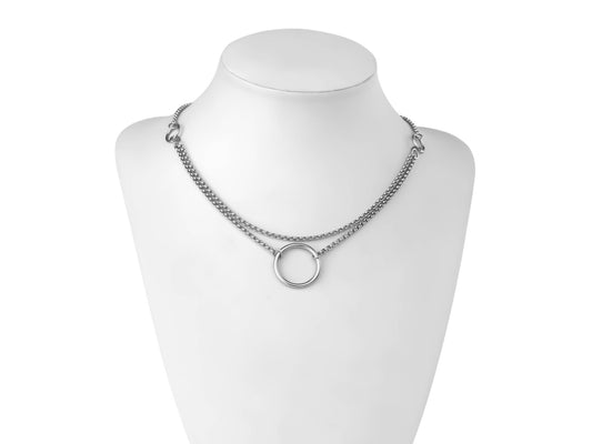 Elegant Myril Jewels chain necklace featuring a minimalist o-ring, ideal for the discerning goth. Perfect for Halloween or everyday wear, this piece blends dark-avantgarde style with subtle punk undertones, making it a unique goth girlfriend gift or a bold addition to a festival ensemble.