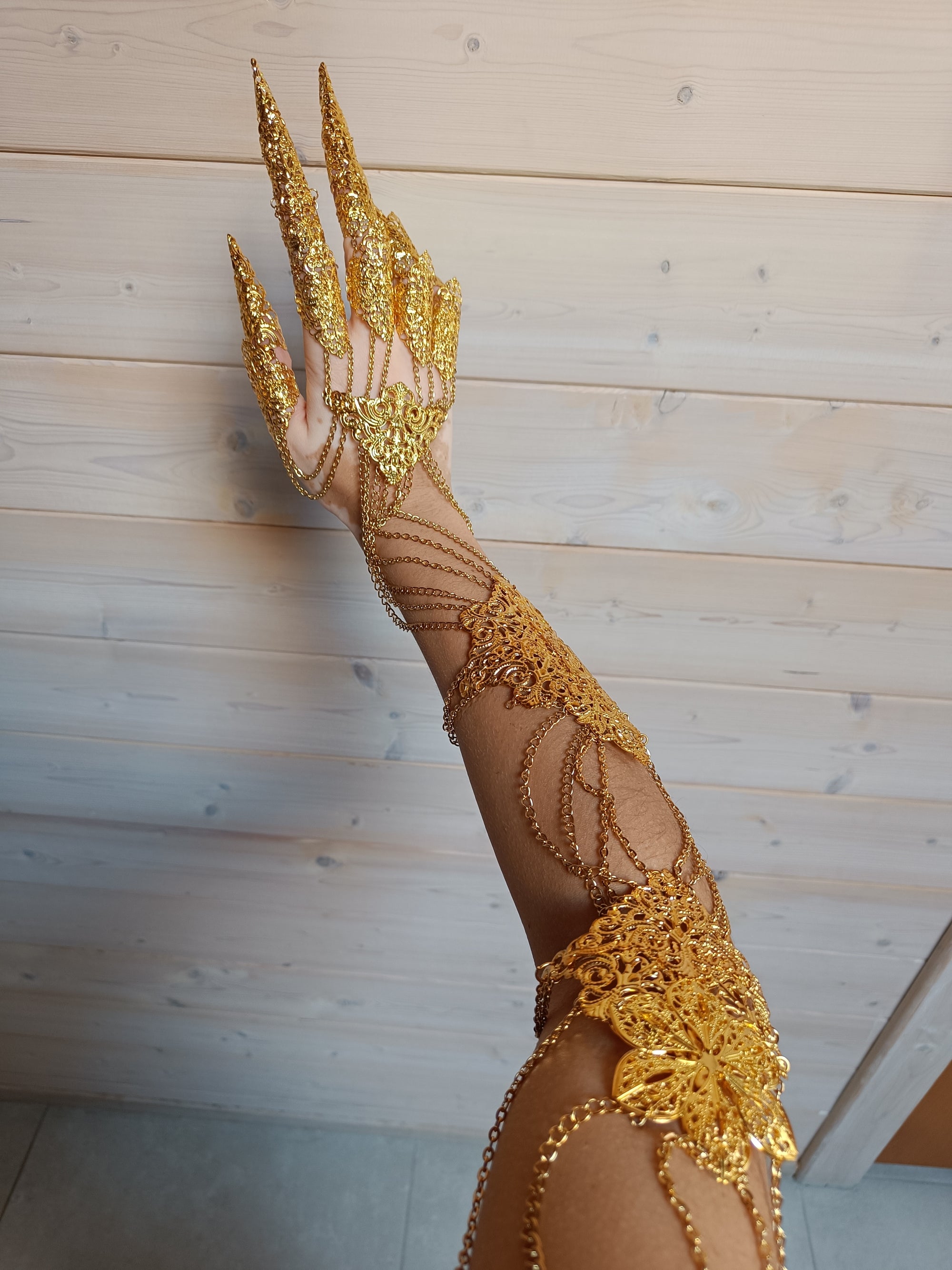 Full Shoulder to Hand Armor with Long Claws ANNE