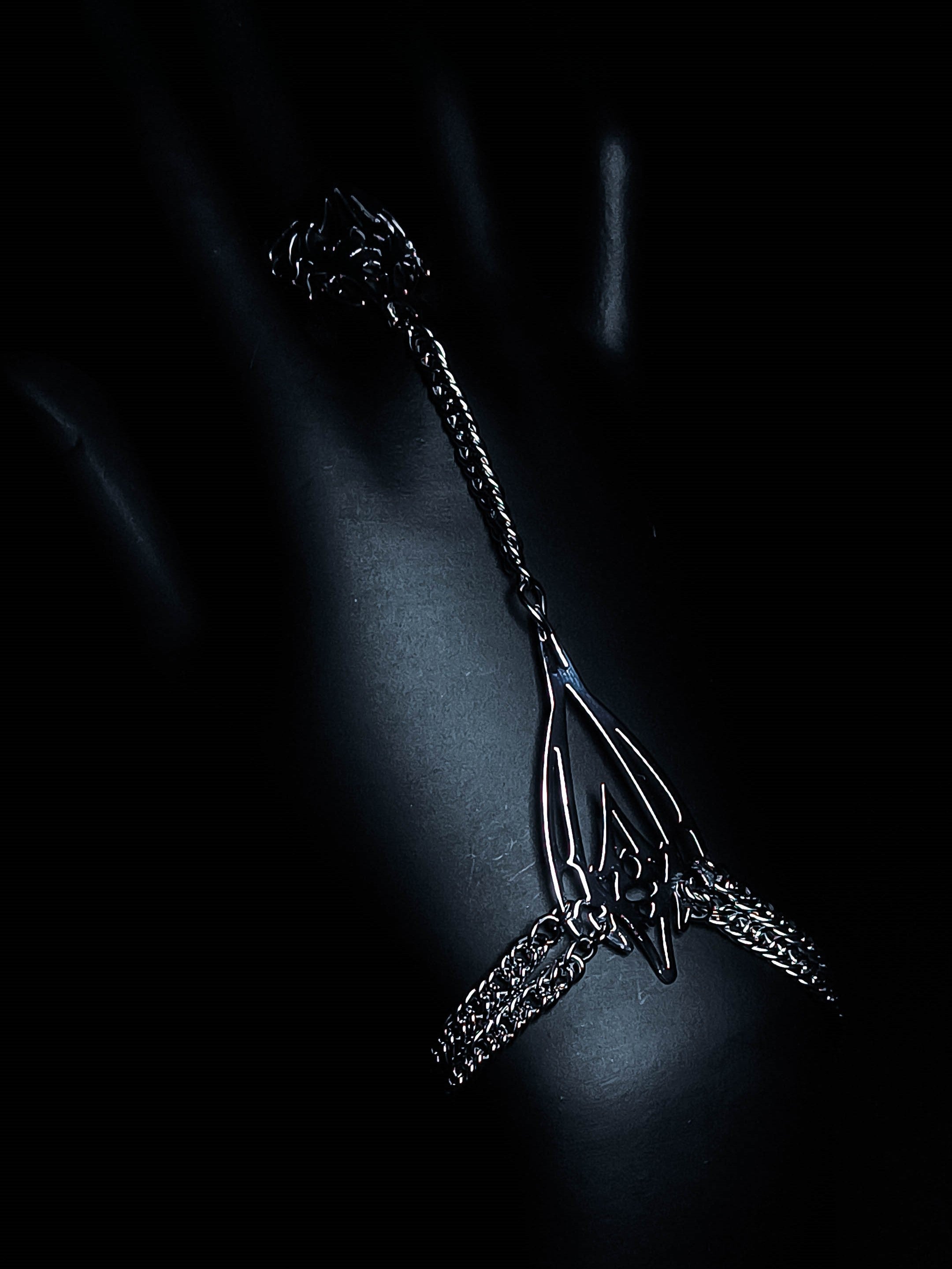 Dichiarazione Bracciale Anello Gotico Futuristico ASTRIDYN