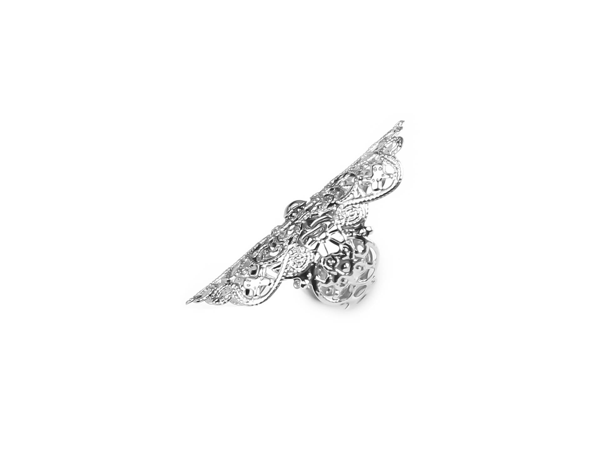  An exquisite Myril Jewels oval gothic ring, showcasing intricate craftsmanship perfect for neo-gothic enthusiasts. Ideal for Halloween, punk-inspired looks, or as a standout everyday piece. This bold, minimal goth accessory is an enchanting choice for witchcore followers, rave events, or as a memorable gift for a goth girlfriend.