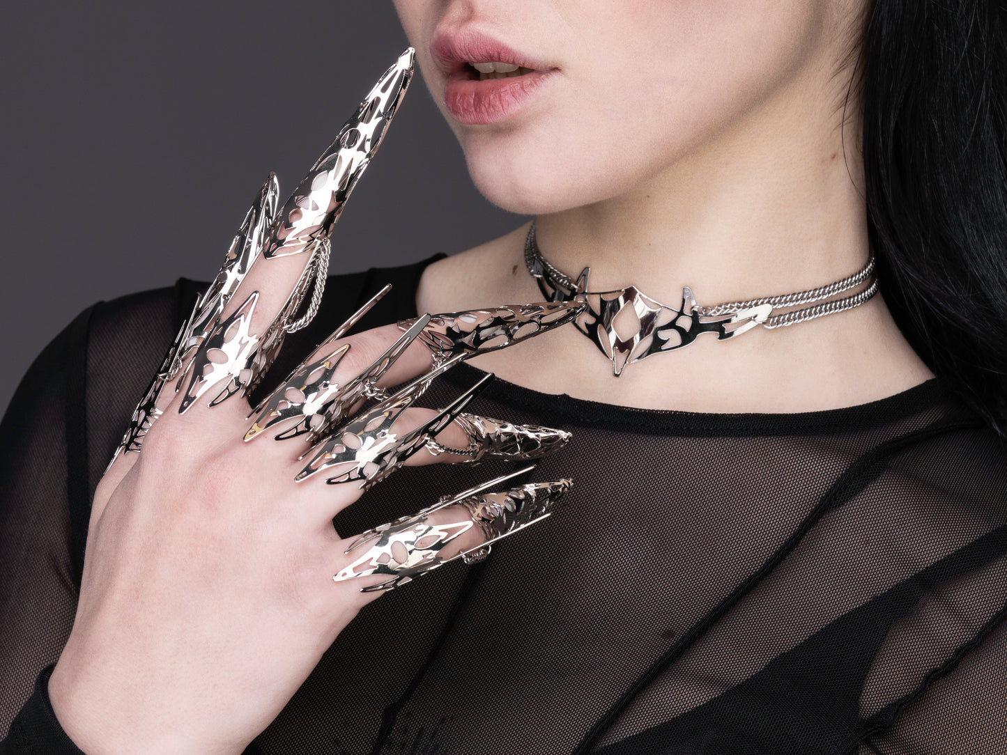 Dark Sci-Fi Armor Claw Ring SPECTRA