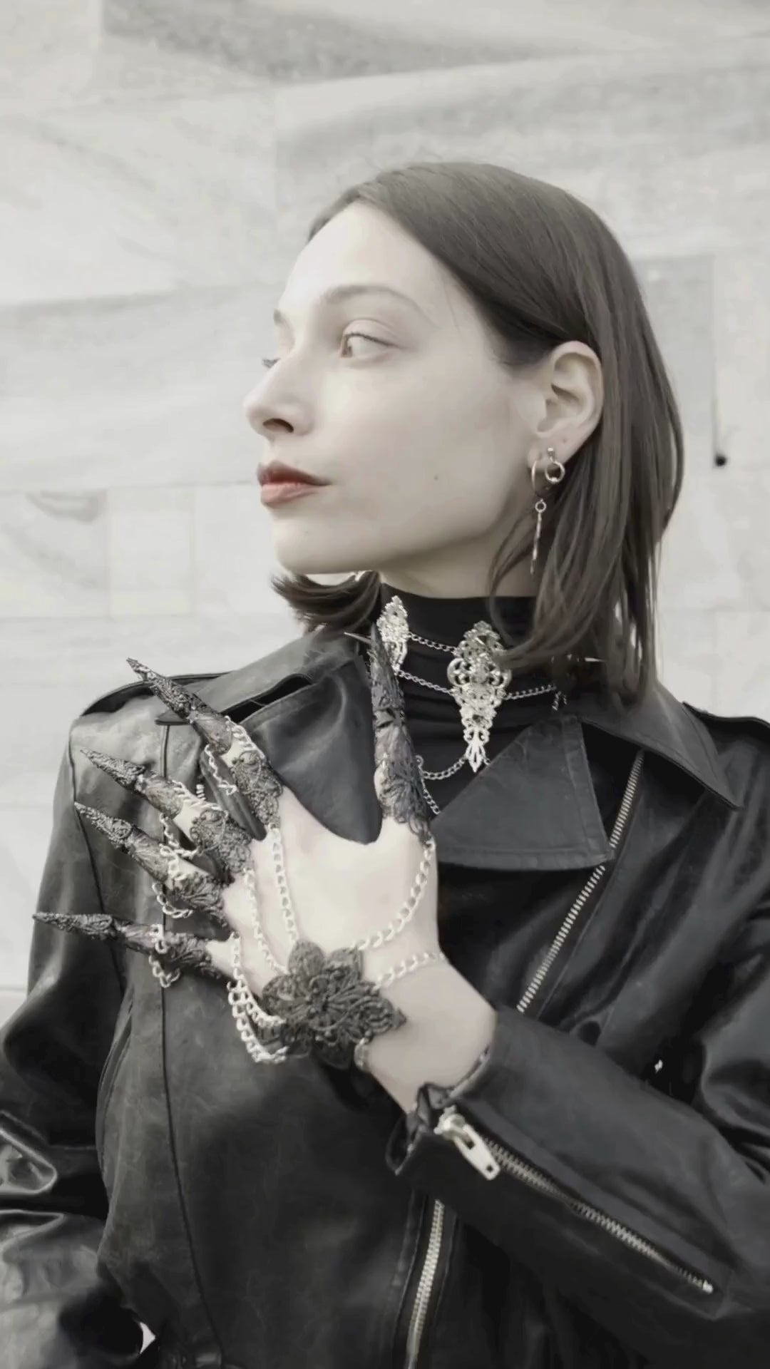 Black Gothic Glove with Claw Rings REYNISFJARA - MYRIL JEWELS