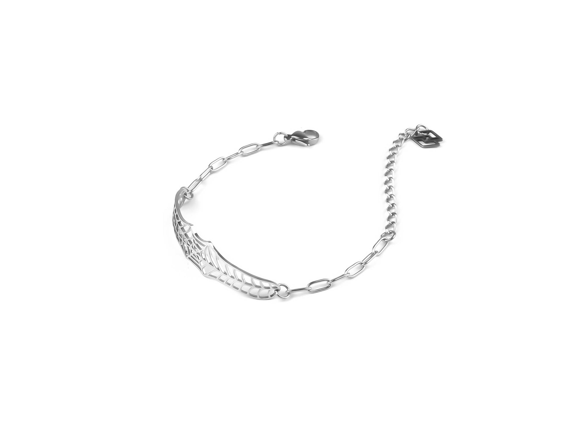 A Myril Jewels chain bracelet with a distinctive spiderweb design elegantly graces the hand, showcasing a luxurious dark-avantgarde aesthetic. This spider-inspired jewel reflects a neo-goth charm. This piece is a perfect fit for Halloween jewelry enthusiasts or for adding a gothic-chic touch to everyday wear. It also appeals to fans of whimsigoth and witchcore, seamlessly fitting into a minimal goth lifestyle or as an accessory for rave party and festival outfits.