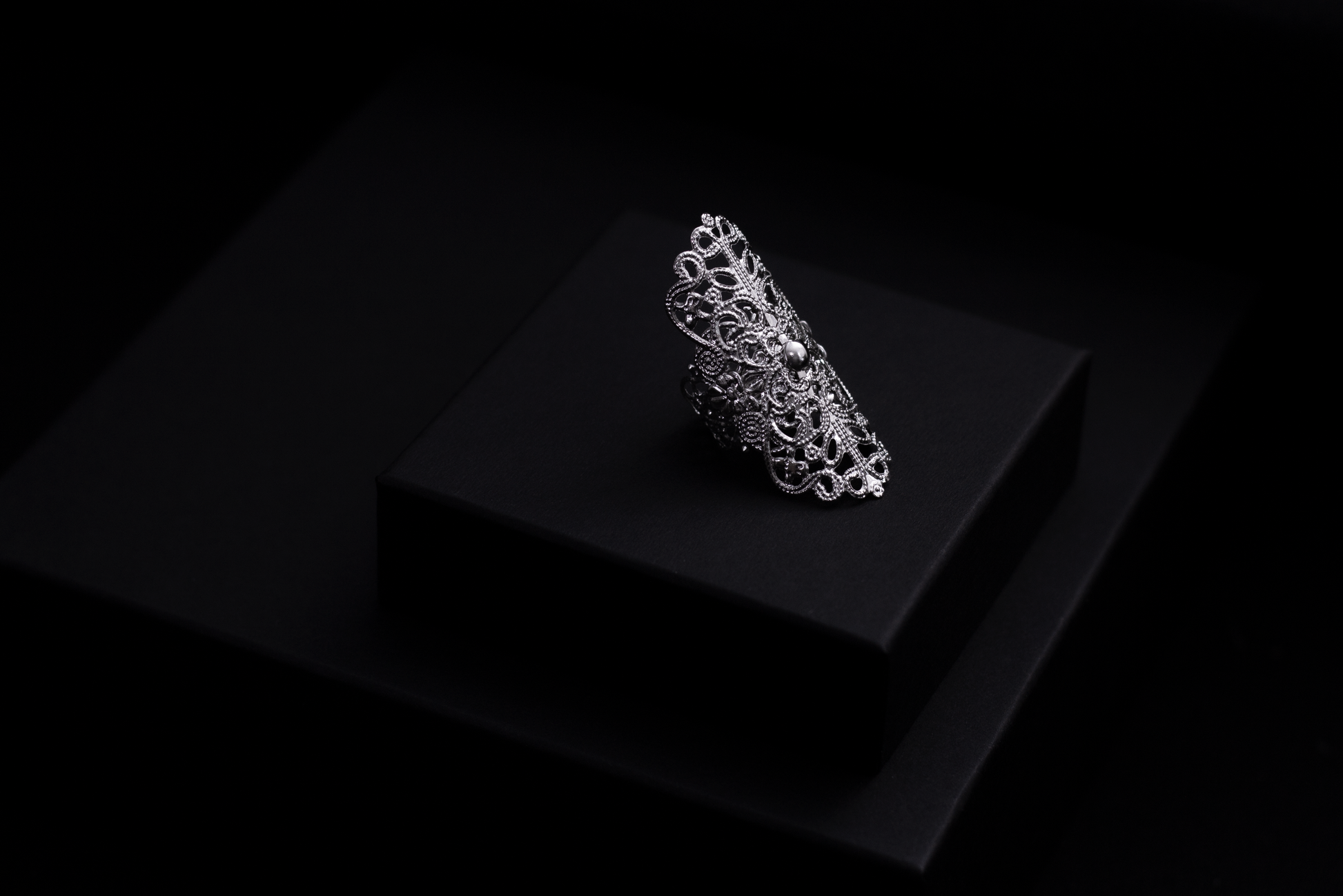 Elegant oval gothic ring by Myril Jewels, showcasing intricate filigree detail. This statement piece fuses witchcore charm with neo-gothic sophistication, making it an ideal accessory for minimal goth attire, festive occasions, or as a thoughtful goth girlfriend gift.
