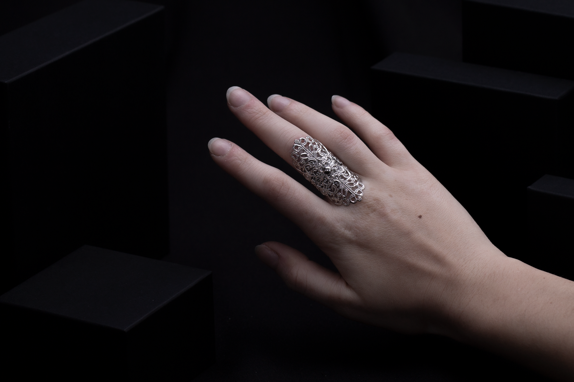 Elegant oval-shaped gothic ring from Myril Jewels, showcasing a detailed filigree design for a sophisticated neo-gothic charm. A statement piece that complements Halloween attire or everyday minimal goth style, perfect for witchcore enthusiasts or as a unique gift for the goth girlfriend