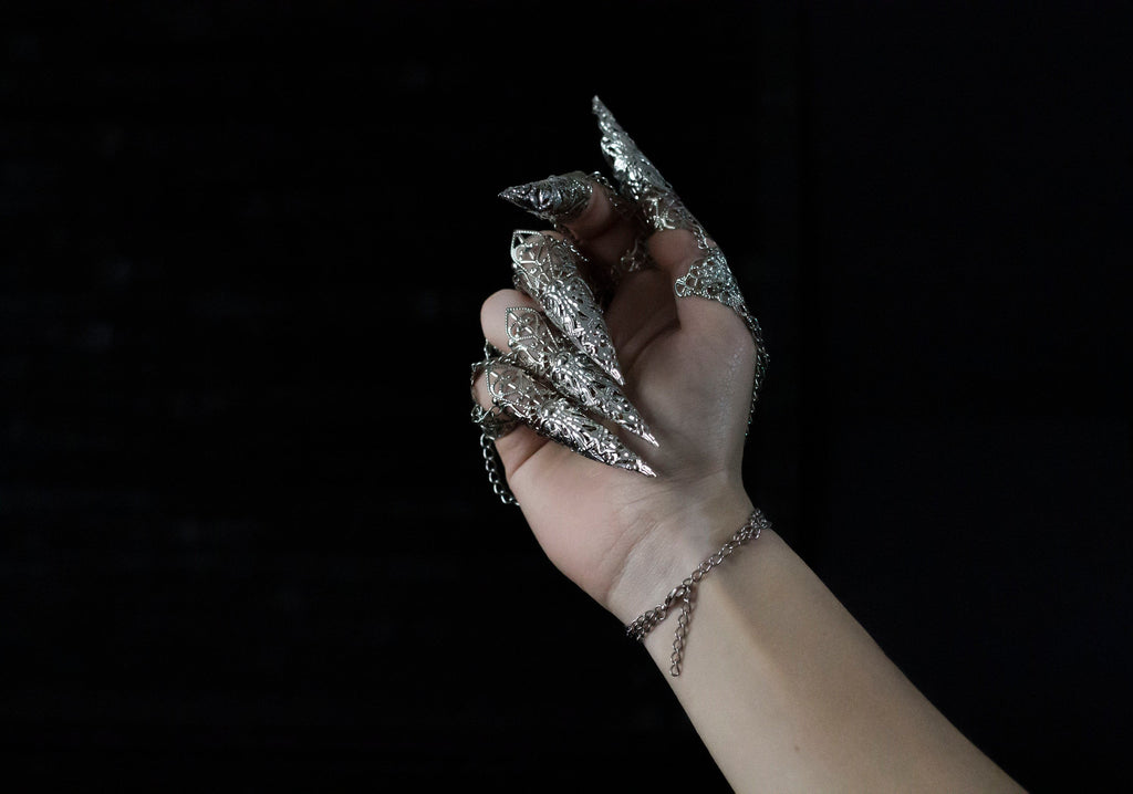 Metal Glove with Claws DIABLO