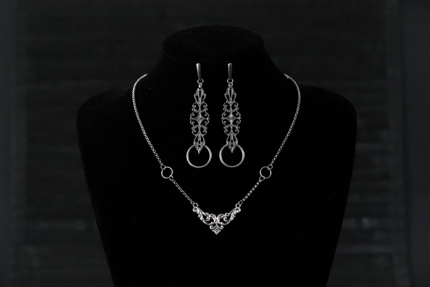 Jewelry Set: Necklace + Earrings