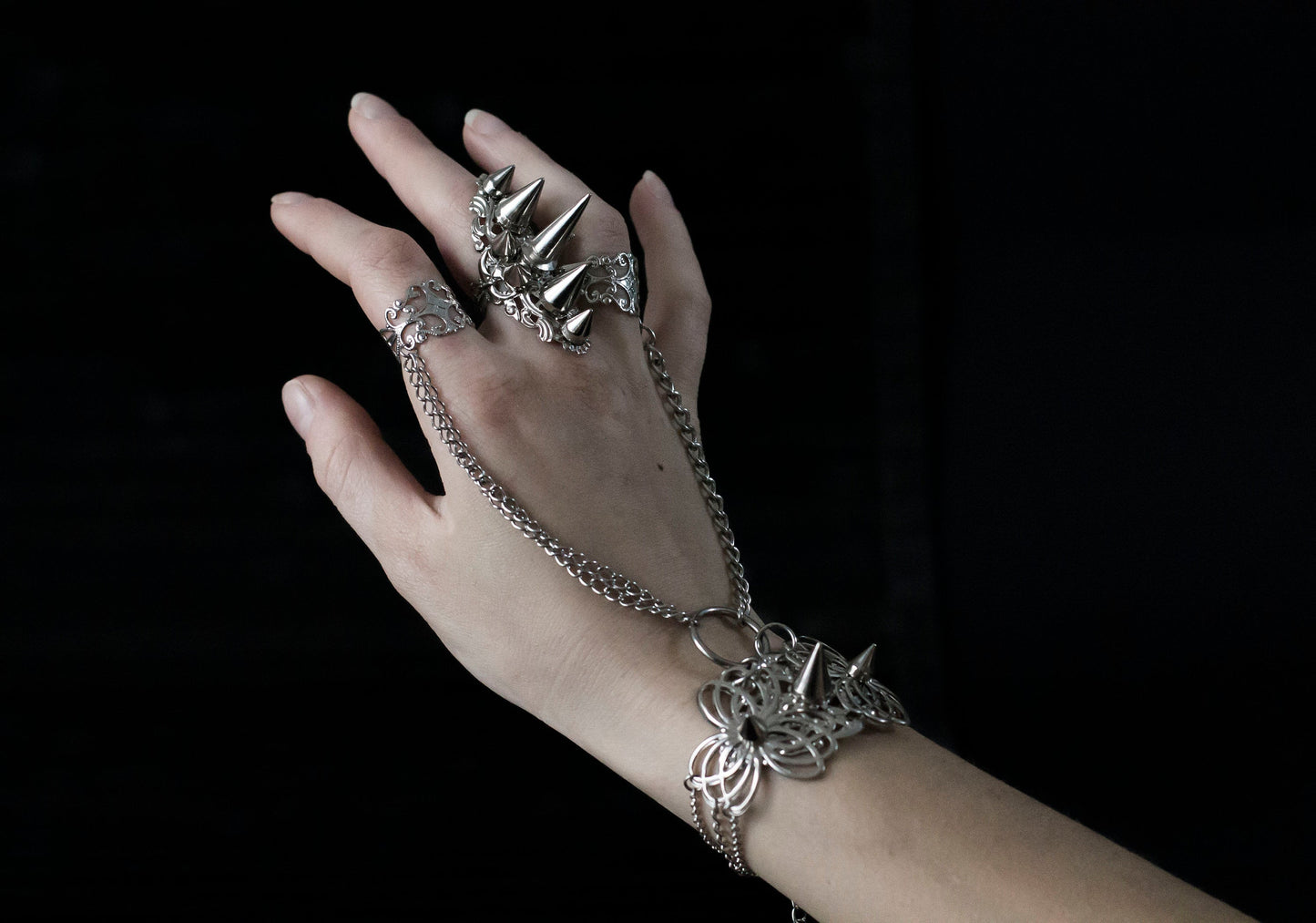 Ring Chain Bracelet ANDHI